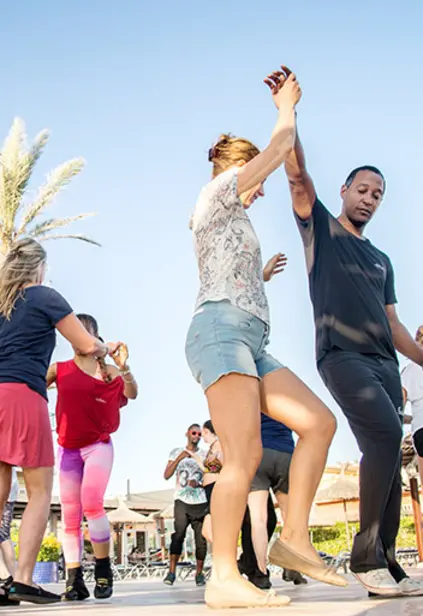 Tanzpaar beim Tanzen auf einer víaDanza Tanzreise Mallorca